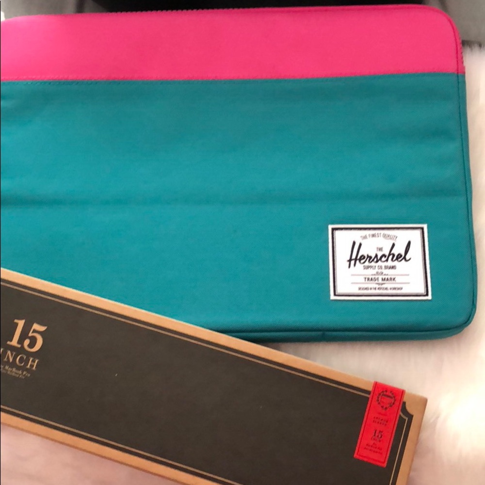 Herschel Supply Co Anchor Sleeve